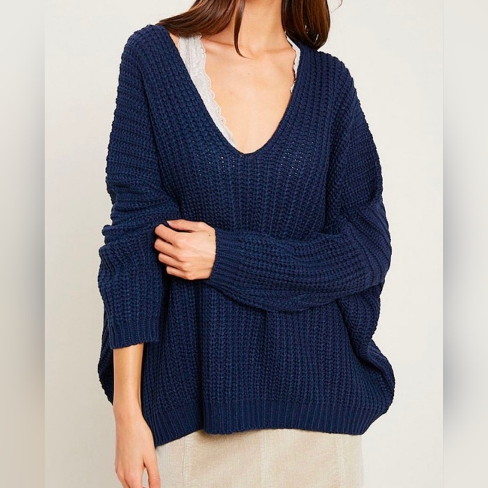 American Eagle (Aerie) 100% cotton v-neck oversized sweater